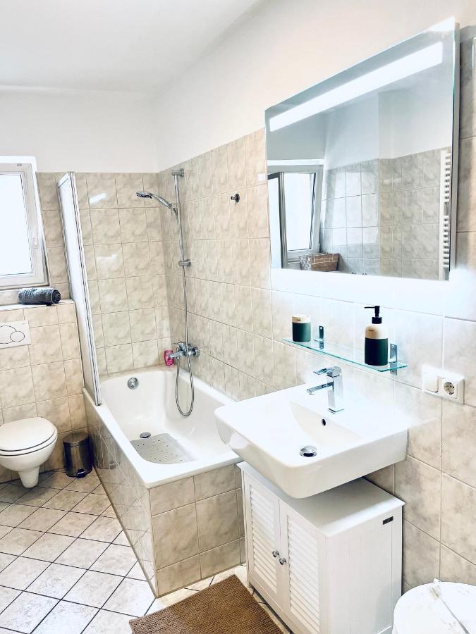Modernes 3 Zimmer Apartment - Luise- Mit Wlan, Balkon Und Smart-Tv In City-Nahe! Erfurt Exteriör bild