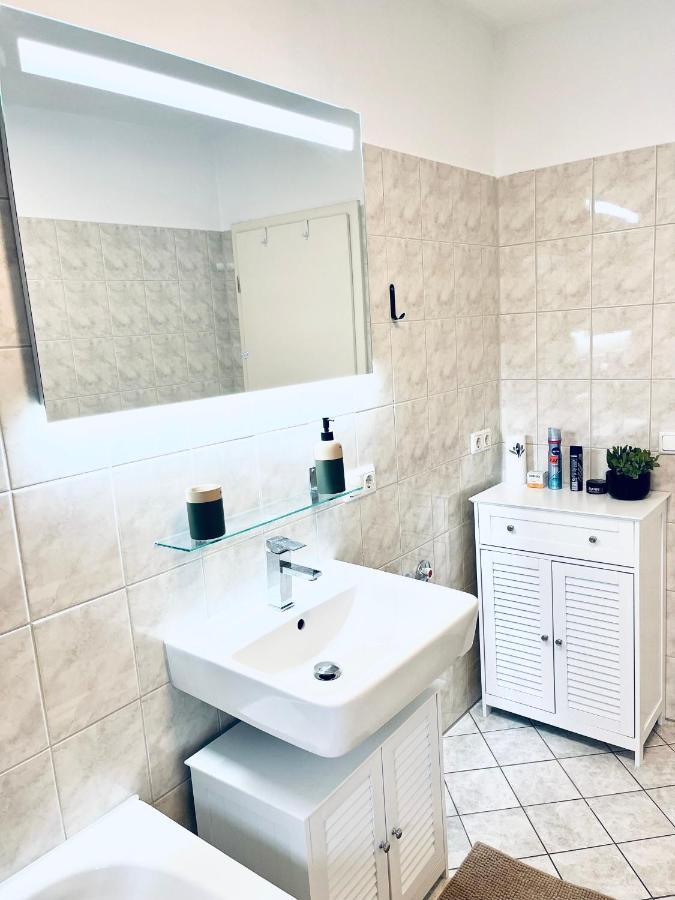Modernes 3 Zimmer Apartment - Luise- Mit Wlan, Balkon Und Smart-Tv In City-Nahe! Erfurt Exteriör bild